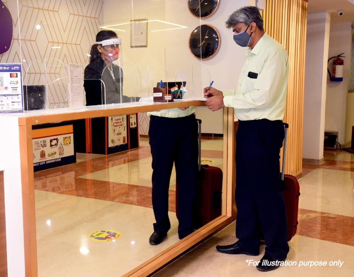 Oyo Townhouse 74871 Thoraipakkam Hotel Madras Buitenkant foto