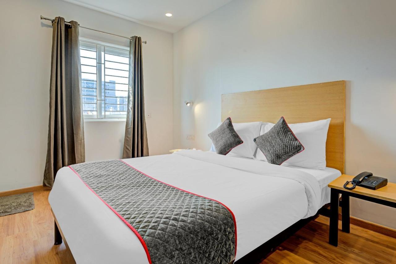 Oyo Townhouse 74871 Thoraipakkam Hotel Madras Buitenkant foto