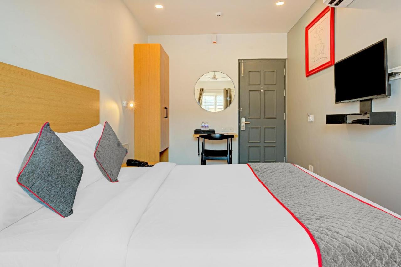 Oyo Townhouse 74871 Thoraipakkam Hotel Madras Buitenkant foto