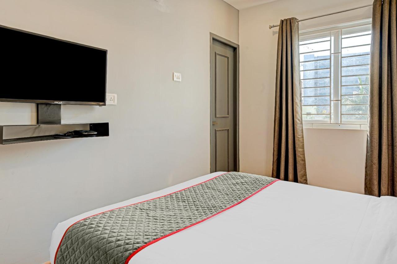Oyo Townhouse 74871 Thoraipakkam Hotel Madras Buitenkant foto