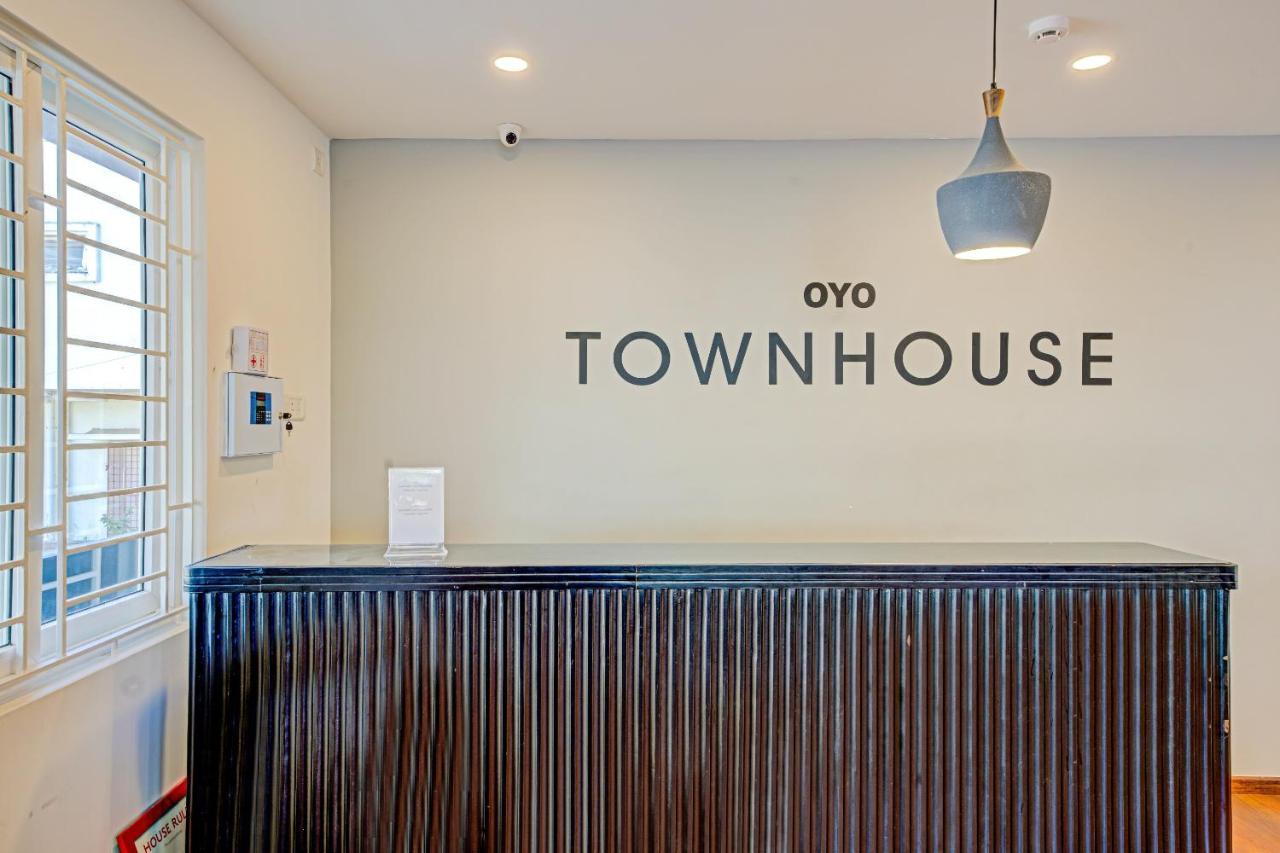 Oyo Townhouse 74871 Thoraipakkam Hotel Madras Buitenkant foto
