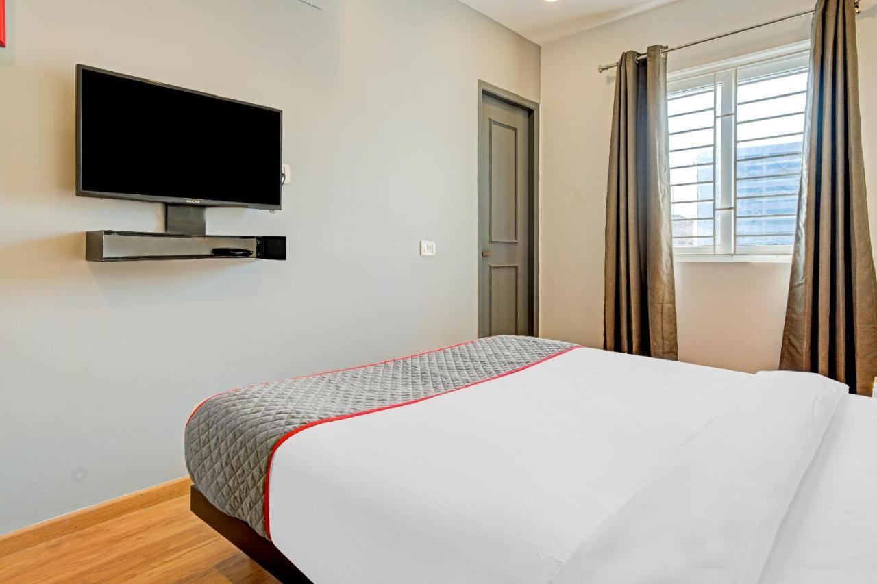 Oyo Townhouse 74871 Thoraipakkam Hotel Madras Buitenkant foto