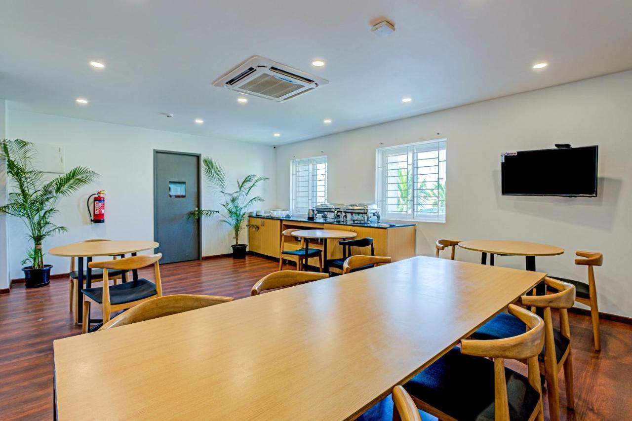 Oyo Townhouse 74871 Thoraipakkam Hotel Madras Buitenkant foto